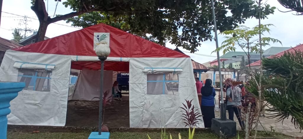 Tenda pelayanan Dinas Sosial Kendari. Foto: Istimewa. (6/1/2022).