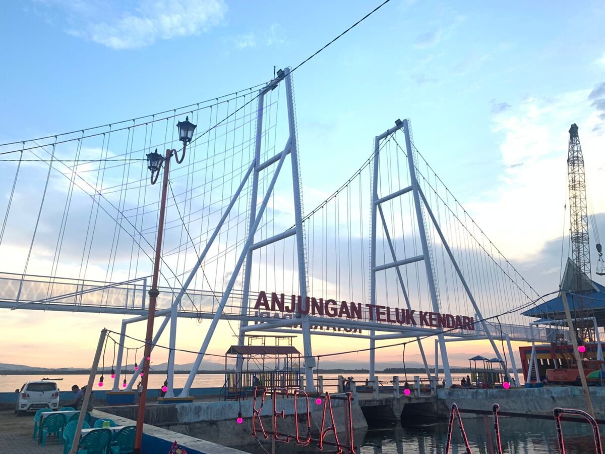 Jembatan Kaca di Tambat Labuh Segera Diresmikan, Wali Kota Kendari: Seperti di Singapura