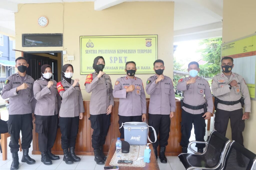 Polres Muna lakukan giat pelaksanaan pelayanan vaksinasi di kawasan Pelabuhan Raha.