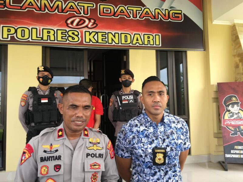 Konferensi pers Polres Kendari atas kasus penganiayaan oleh pelaku LAK. Foto: Istimewa.