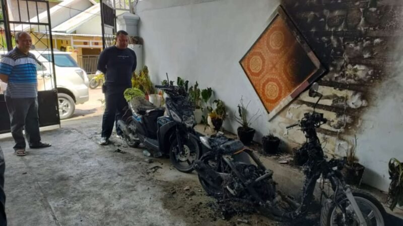 Bakar 4 Kendaraan Korbannya saat Hendak Mencuri, Remaja di Baubau Diamankan Polisi Bakar 4 Kendaraan Korbannya saat Hendak Mencuri, Remaja di Baubau Diamankan Polisi