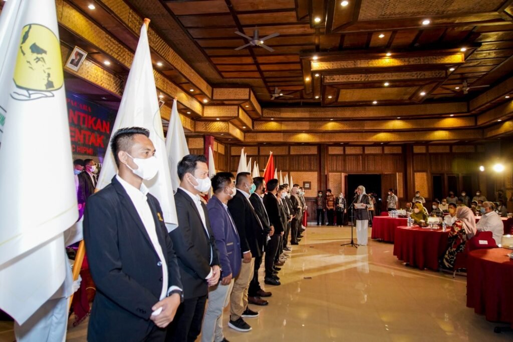 Pengukuhan 17 Badan Pengurus Cabang (BPC) Himpunan Pengusaha Muda Indonesia (HIPMI) kabupaten/kota se-Sulawesi Tenggara (Sultra) periode 2022 - 2025.