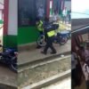 Diteriaki Siswa, Polantas Angkut Motor Pelanggar di SMKN 2 Raha