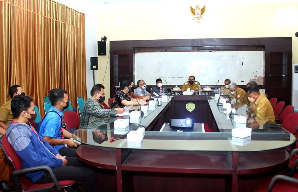 Pemerintah Kota (Pemkot) Baubau melalui Dinas Perdagangan dan Perindustrian melakukan pertemuan dengan DPRD Kota Baubau, pihak Penyalur dan Distributor, serta perwakilan dari Kementerian Perdagangan Republik Indonesia (RI).