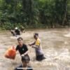 Puluhan Wisatawan Terjebak Banjir di Permandian Air Panas Kea Kea Kolaka