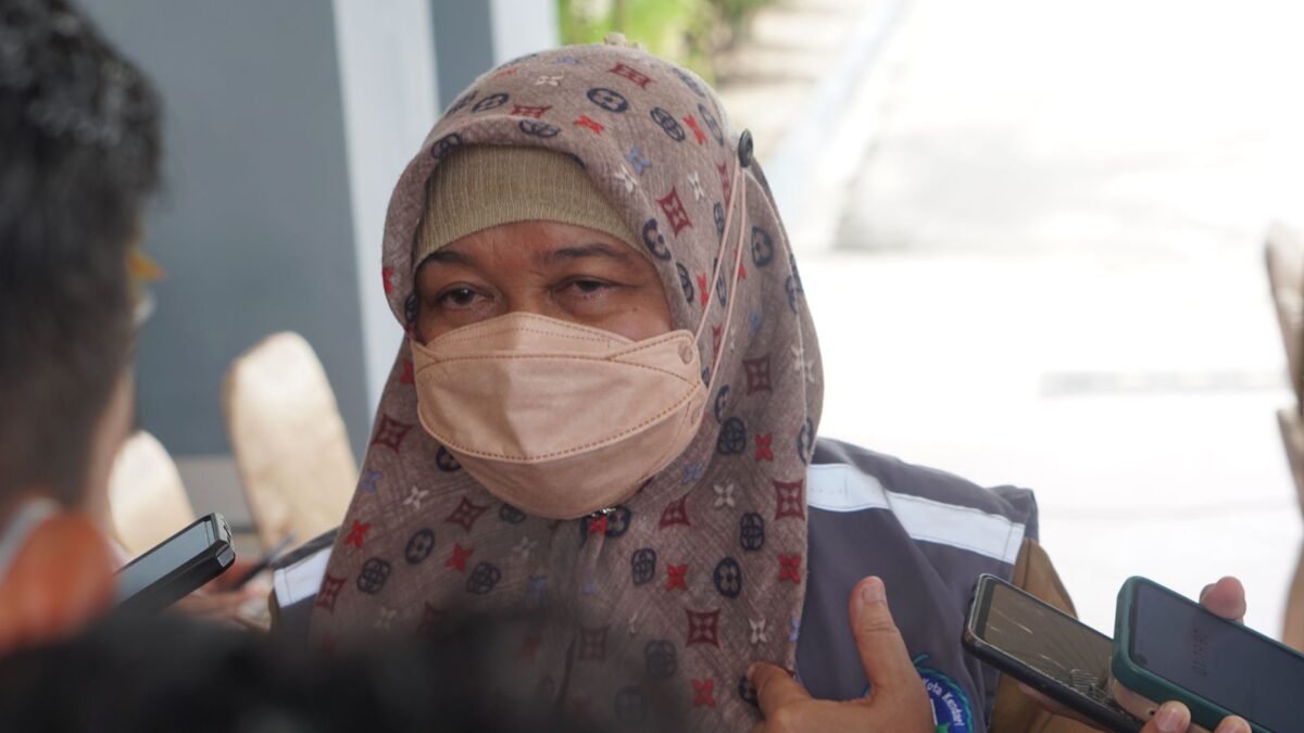 Ambulans Kehabisan Bensin saat Merujuk Pasien, Ini Penjelasan Dinkes Kota Kendari Ambulans Kehabisan Bensin saat Merujuk Pasien, Ini Penjelasan Dinkes Kota Kendari