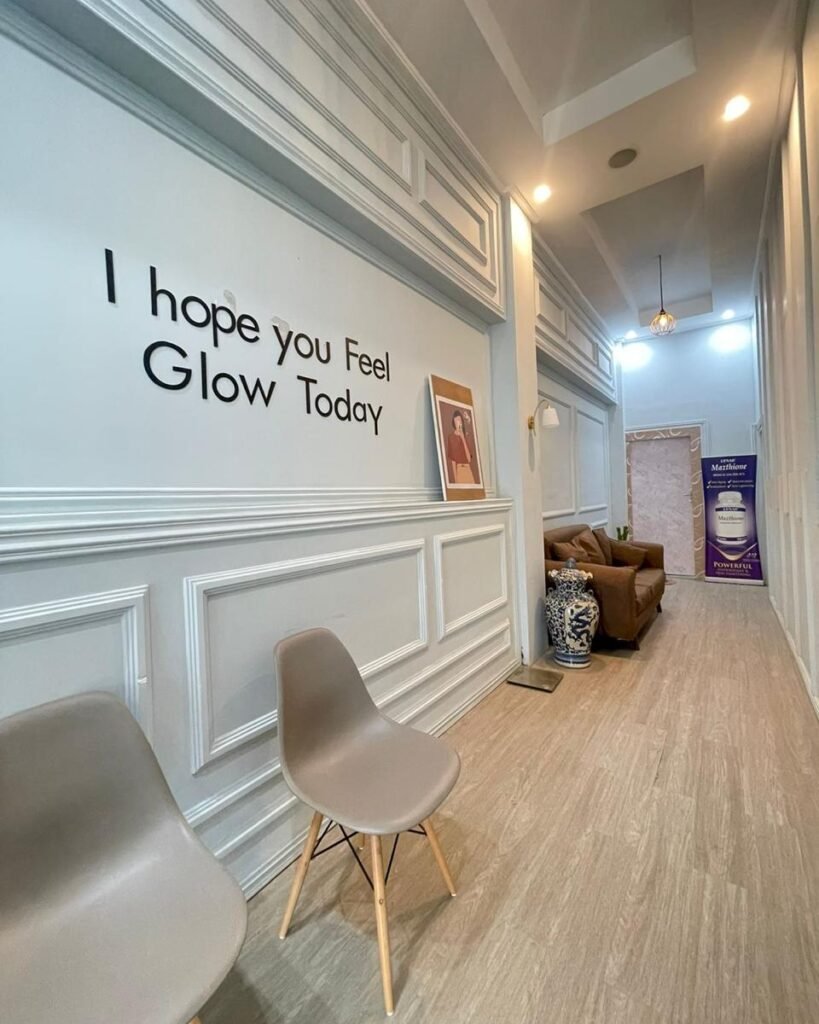 Klinik Glowliy atau klinik kecantikan di Kendari.