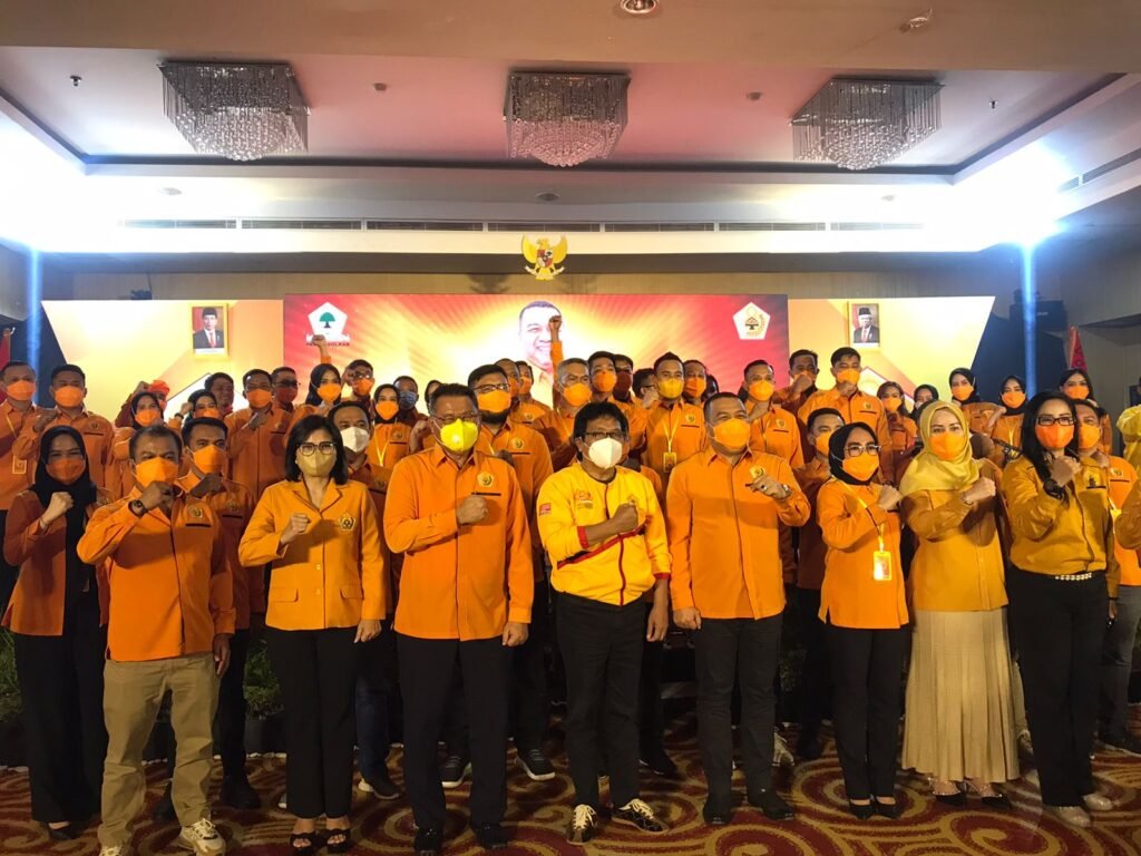 Pelantikan Dewan Pengurus Daerah (DPD) Ormas Musyawarah Kekeluargaan Gotong Royong (MKGR) Sultra.