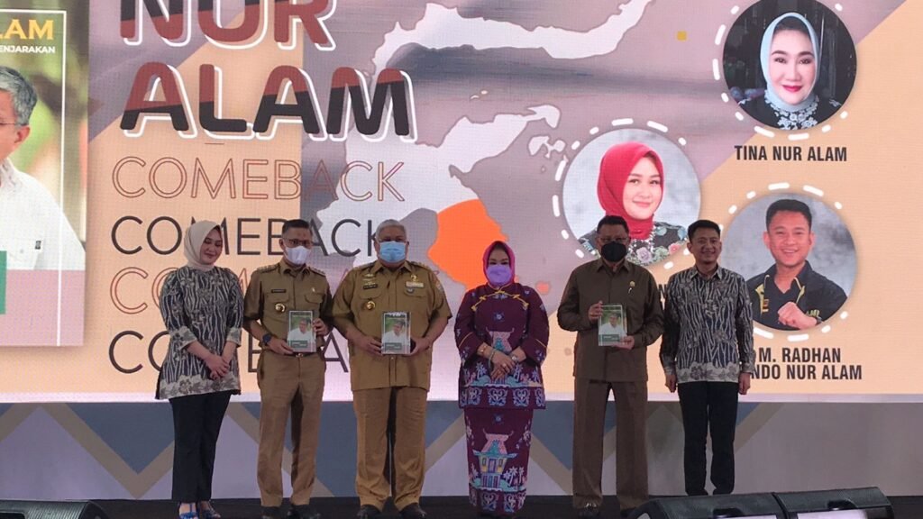 Sejumlah pejabat menghadiri peluncuran Buku Memoar Nur Alam Gubernur Yang Dipenjarakan “Dipaksa Salah, Divonis Kalah” di salah satu hotel di Kendari.