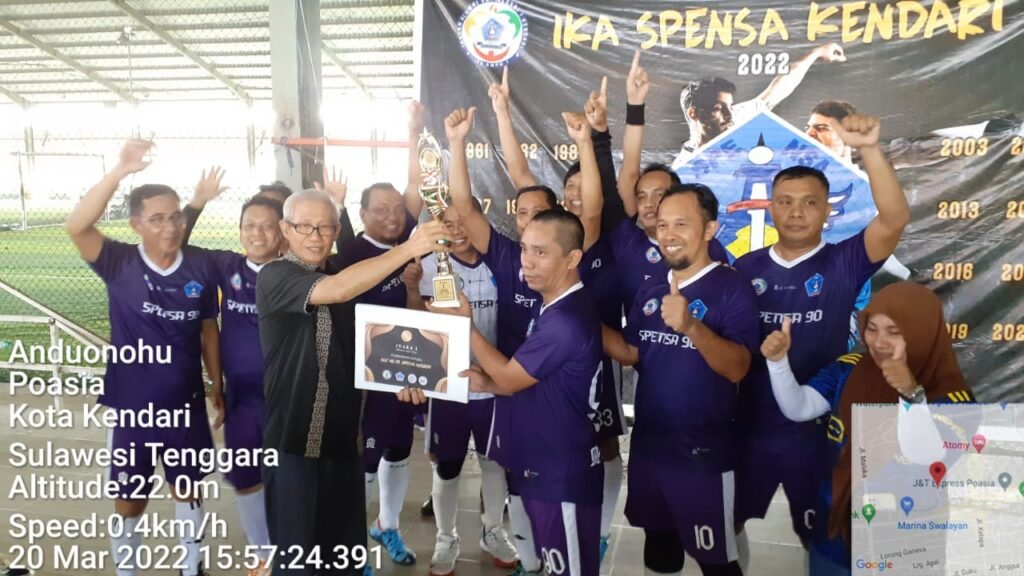 Angkatan 90 Alumni Spensa Kendari raih juara 1 dalam kejuaraan futsal.