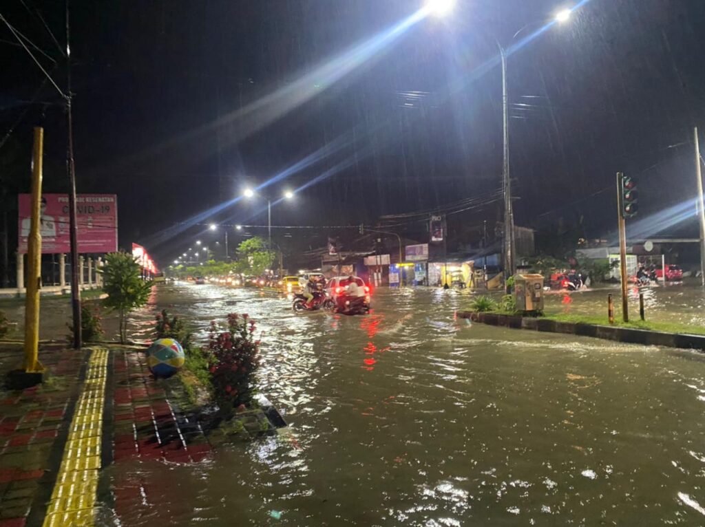Kondisi banjir di Eks MTQ, Kota Kendari.