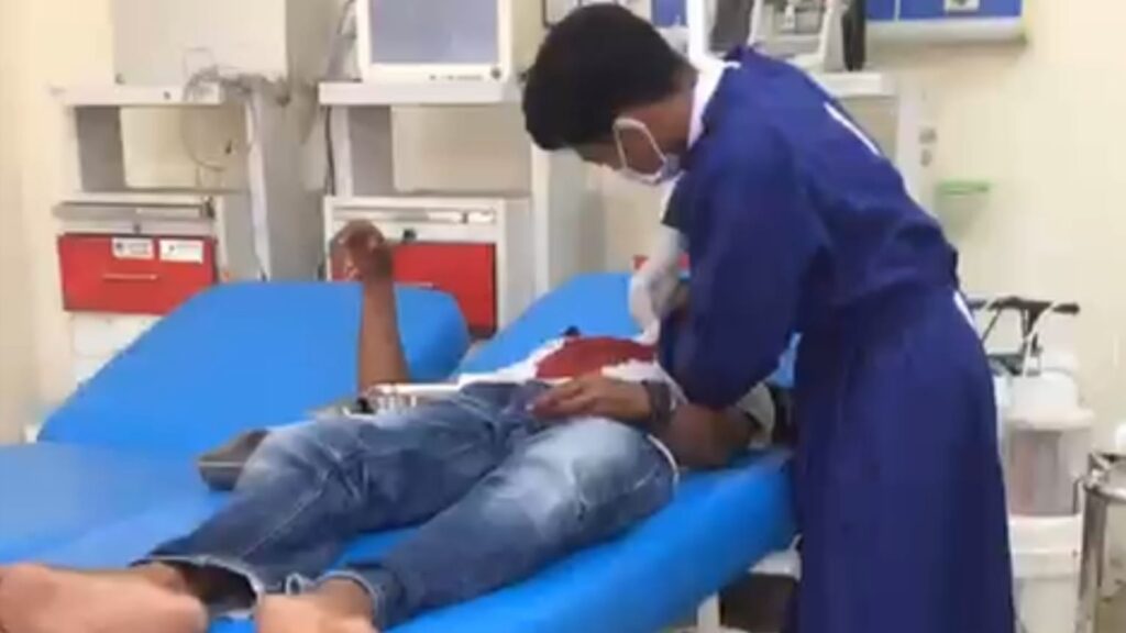 Korban penikaman sedang menjalani perawatan di RSUD Kendari.