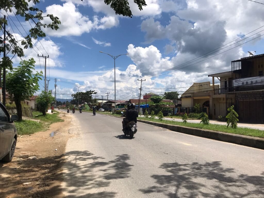 Jalan Brigjen Katamso, Kelurahan Baruga, Kecamatan Baruga, Kota Kendari atau jalan di depan SMAN 5 Kendari. Foto: Yusrin