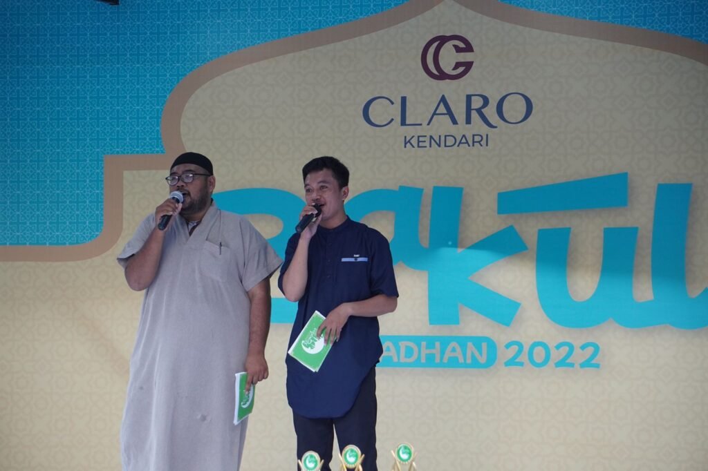 Master of Ceremony (MC) saat pembukaan Bakul Ramadhan 2022 di Claro Hotel Kendari.