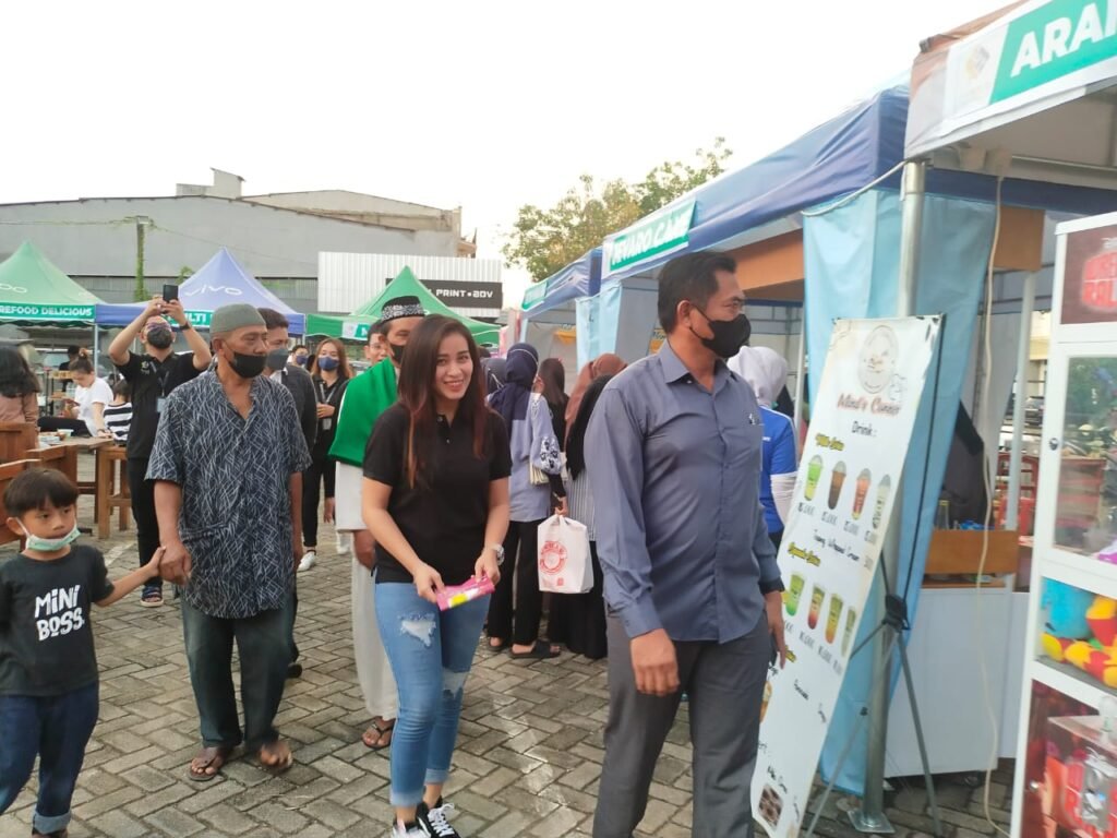 Pengunjung Ramadhan Vaganza Kendari di Kendari Town Square (KToz). 