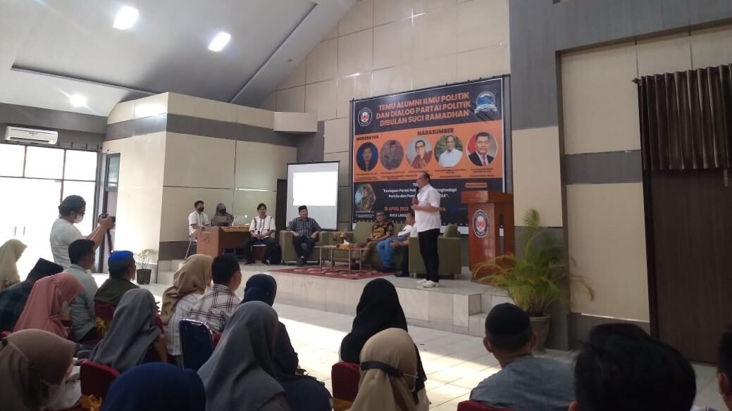 Temu Alumni Ilmu Politik FISIP UHO, Bahas Kesiapan Parpol Menuju Pemilu 2024 Temu Alumni Ilmu Politik FISIP UHO, Bahas Kesiapan Parpol Menuju Pemilu 2024