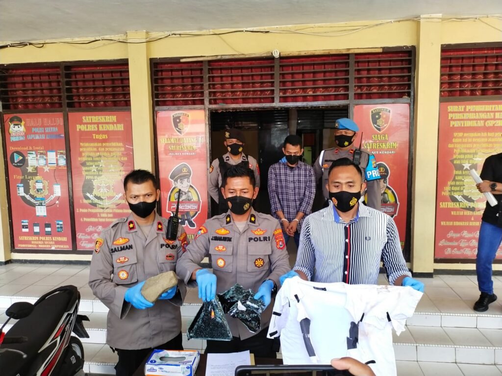 Satreskrim Polresta Kendari melakukan konferensi pers pengungkapan pelaku yang membuat laporan palsu.
