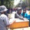 Demo 11 April, Dagangan Penjual Minuman Keliling di Kendari Laris Manis