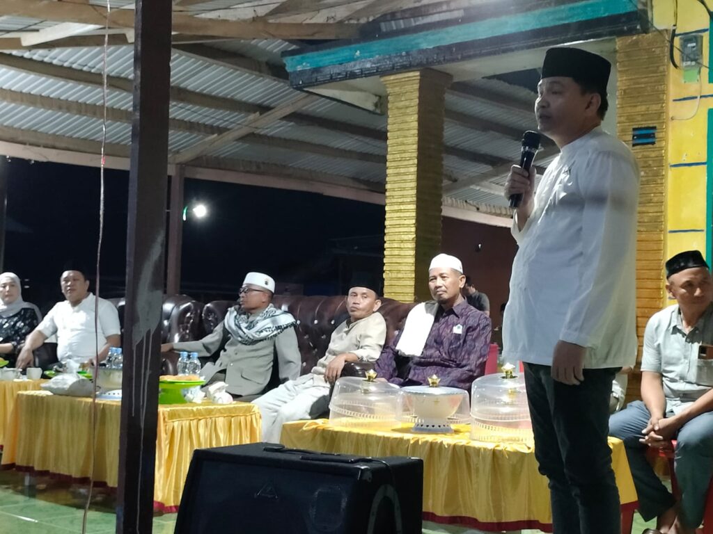 Ketua DPD Partai Demokrat Sultra, Muhammad Endang SA mengikuti Safari Ramadan 2022 di Konut.