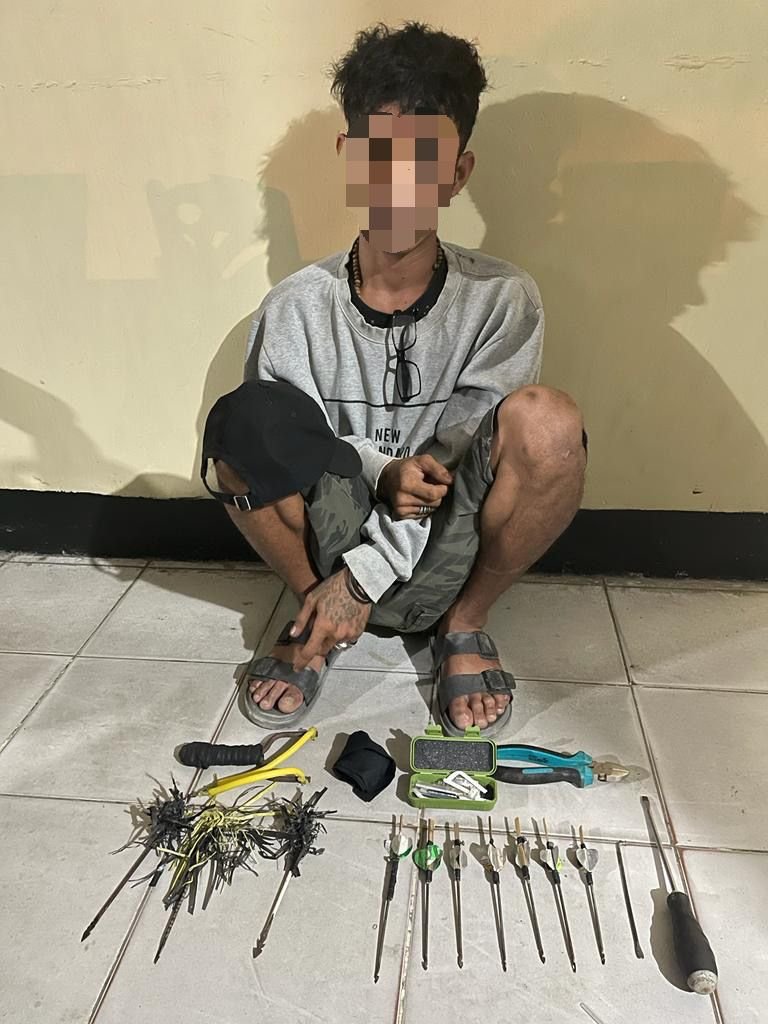 Kedapatan Miliki Busur dan Hendak Ambil Sabu-Sabu, Pria di Kendari Diamankan Polisi Kedapatan Miliki Busur dan Hendak Ambil Sabu-Sabu, Pria di Kendari Diamankan Polisi