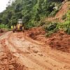 Hujan Deras Sebabkan Longsor 3 Titik di Kolaka, Jalan Tertutup dan Rumah Warga Rusak