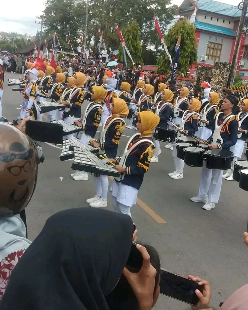 Penampilan Marching Band SMA Negeri 1 Baubau.