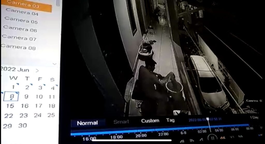 Terduga pelaku pencurian yang mencium dalaman wanita di Baubau.