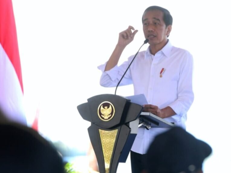 Presiden Joko Widodo membuka pertemuan puncak Gugus Tugas Reforma Agraria (GTRA) Summit 2022 di Marina Togo Mowondu Wakatobi.