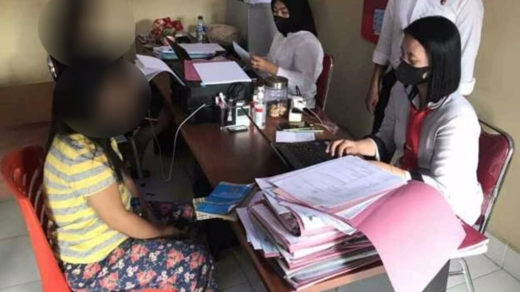 Salah satu pelaku eksploitasi anak diamankan polisi.