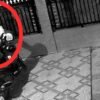 Panjat Pagar Rumah, Pria di Kendari Terekam CCTV Bawa Kabur Helm