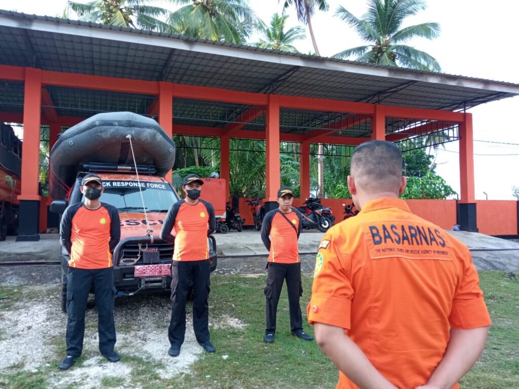 Persiapan pemberangkatan Tim Rescue Pos SAR Wakatobi.