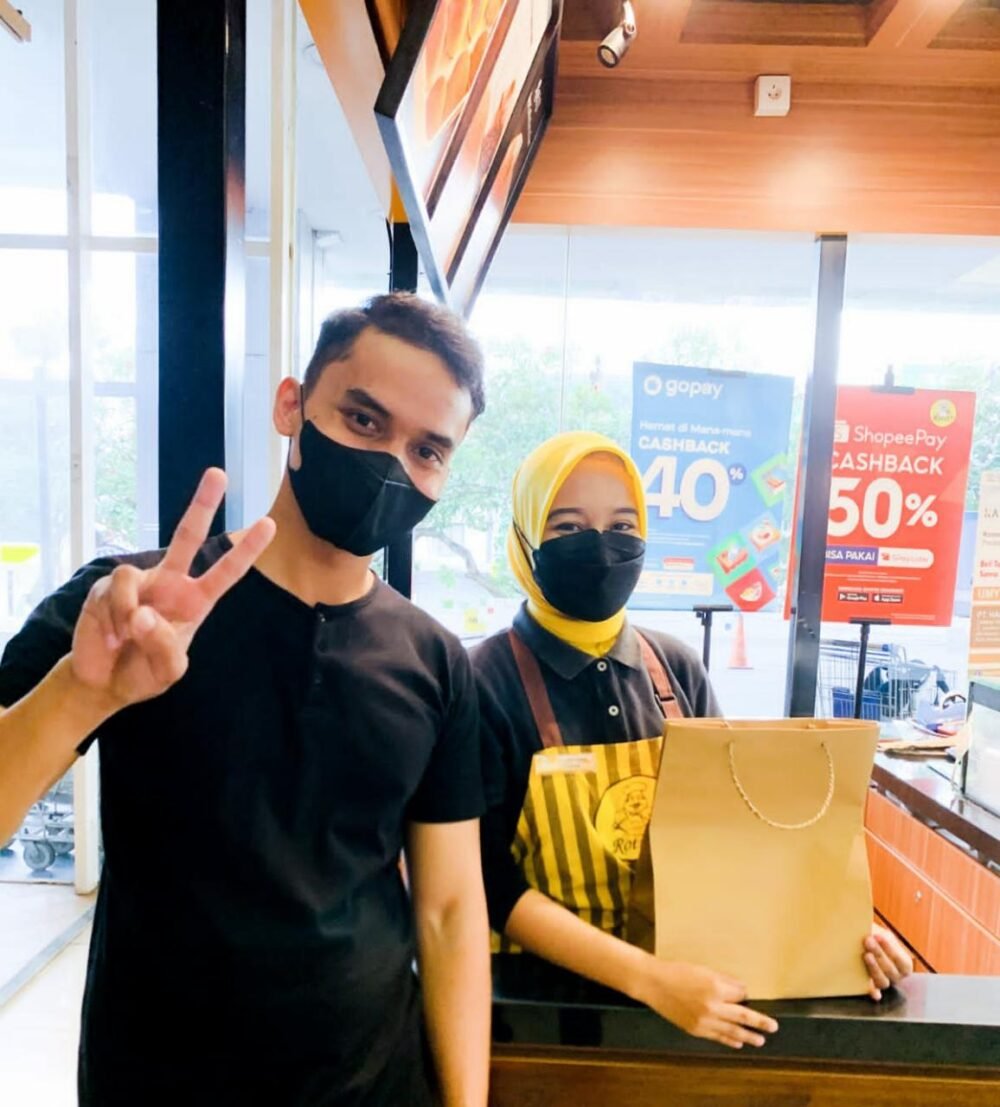 Viral Konten Positif Tiktoker Henok, Beri Semangat ke Warga Kendari Viral Konten Positif Tiktoker Henok, Beri Semangat ke Warga Kendari