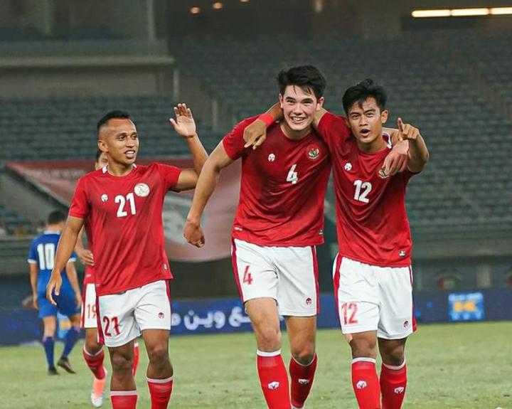 Timnas Indonesia memastikan 1 tiket ke putaran final Piala Asia 2023, usai cukur Nepal 7 gol tanpa balas.