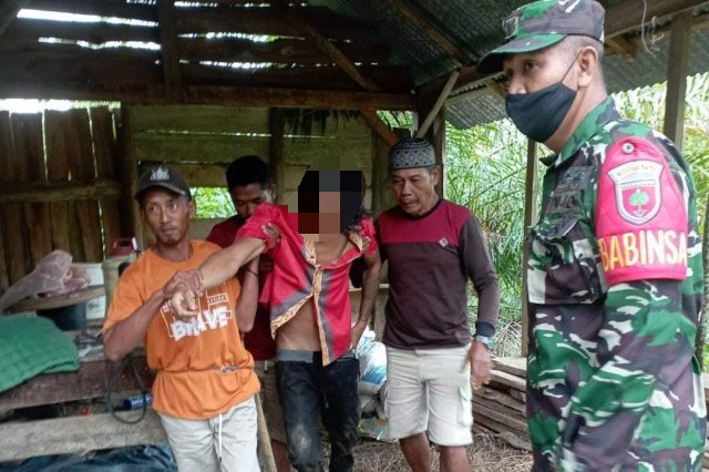 Suami di Kolaka Aniaya Istri dan Balitanya Pakai Parang Suami di Kolaka Aniaya Istri dan Balitanya Pakai Parang