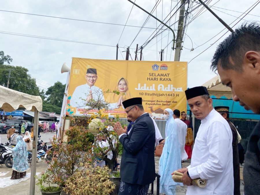 Wali Kota Kendari Imbau Penyaluran Daging Kurban Tak Pakai Kantong Plastik Wali Kota Kendari Imbau Penyaluran Daging Kurban Tak Pakai Kantong Plastik