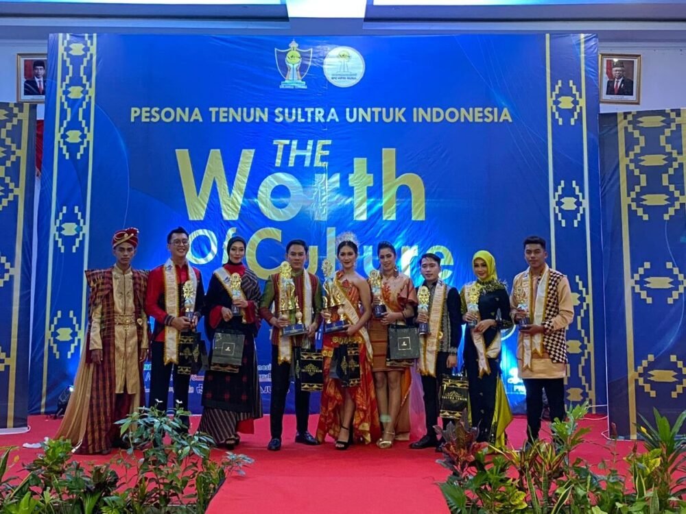 Rismon Sudarjab dan Tri Deliana Permata Sari Terpilih Jadi Duta Tenun HIPMI Sultra Rismon Sudarjab dan Tri Deliana Permata Sari Terpilih Jadi Duta Tenun HIPMI Sultra