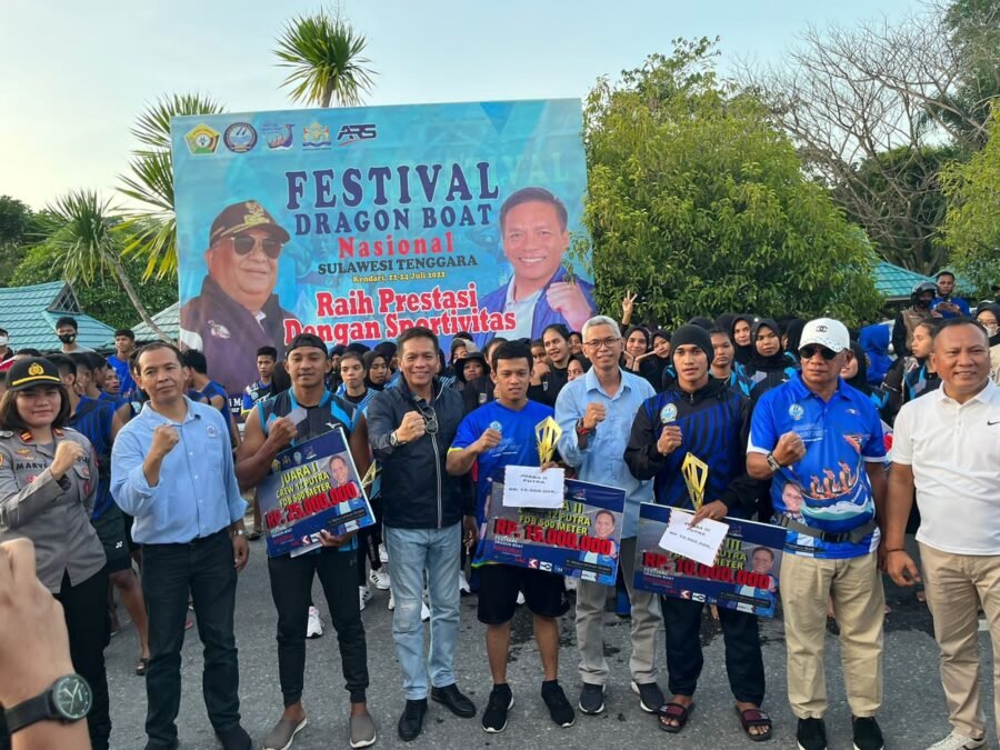Tim Dayung asal Buton dan Mubar Raih Juara 1 pada Festival Dragon Boat