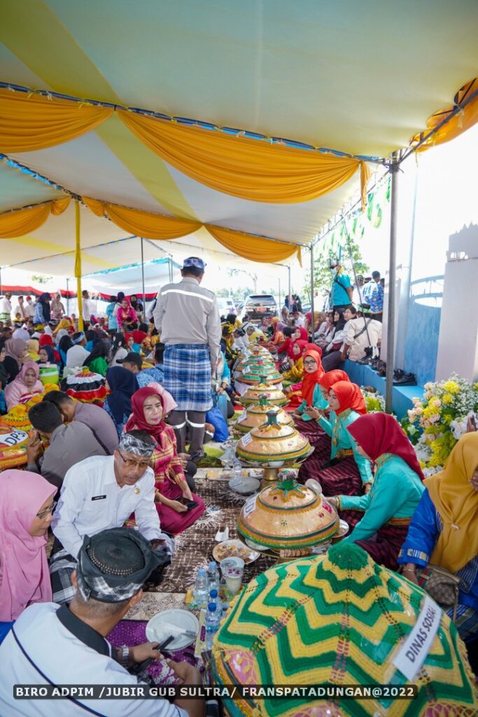 Suasana kegiatan Pakande-kandea memperingati HUT ke-63 Kabupaten Buton.