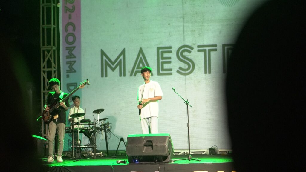 Penampilan pembuka di Comm Day 2020 oleh Eks Maestro Band. Foto: Kendariinfo/Wira Muhammad Rafli. (14/7/2022).