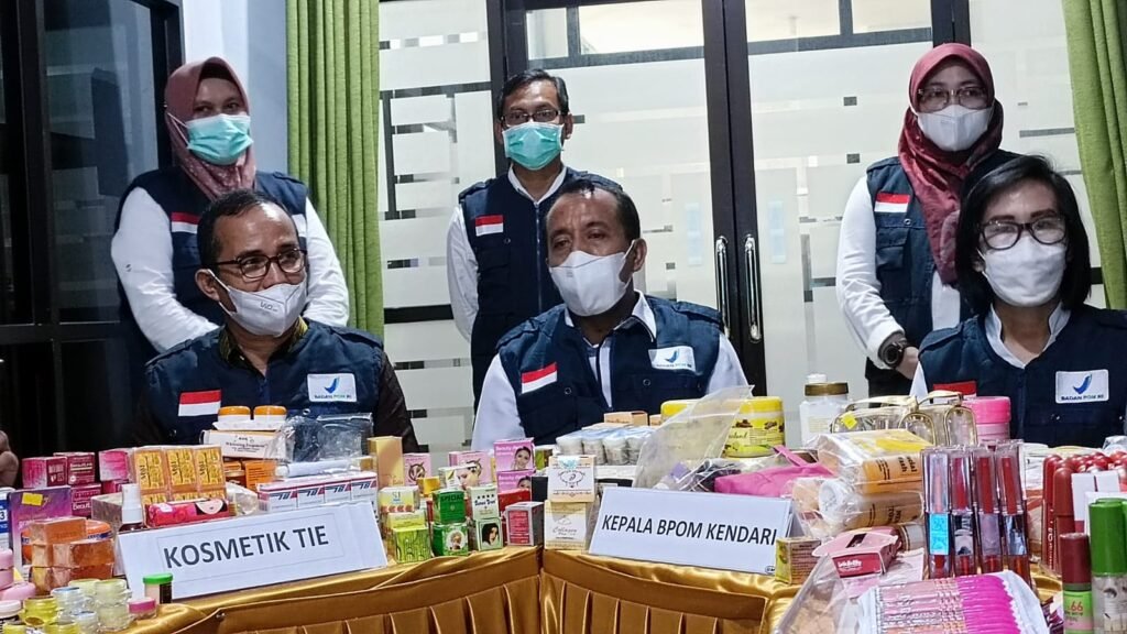 BPOM Kendari mengumumkan hasil temuan kosmetik ilegal saat melakukan razia pada lima daerah di Sulawesi Tenggara (Sultra).
