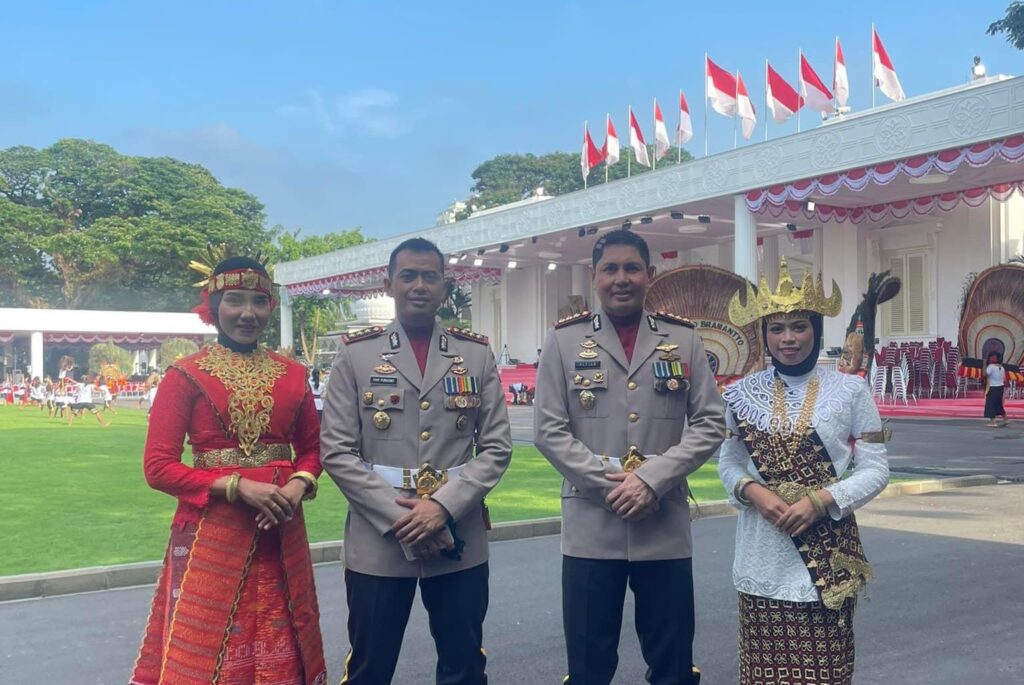Polwan asal Polda Sultra Briptu Ragil Rahmi Lestari (baju merah) terpilih menjadi MC perayaan HUT ke-77 RI di Istana Merdeka, Jakarta.