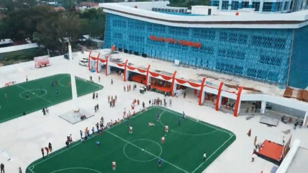 Lapangan futsal di Gedung Balai Kota Kendari.