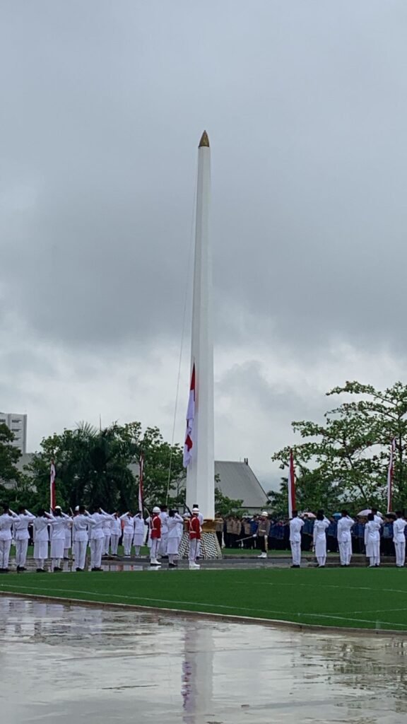 Suasana upacara HUT ke-77 RI di Balai Kota Kendari.