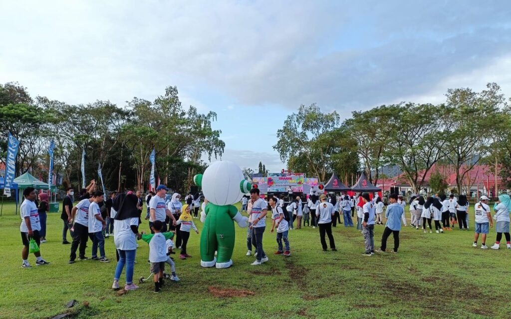 Unaaha Color Run 2022 di halaman Kantor Bupati Konawe.