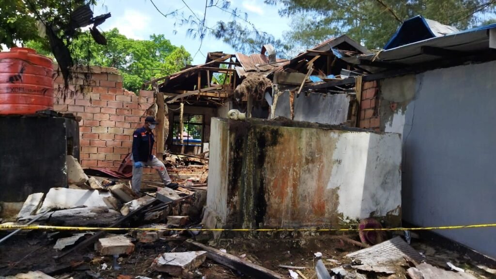 Gedung penyimpanan barang bukti bom ikan yang meledak. 