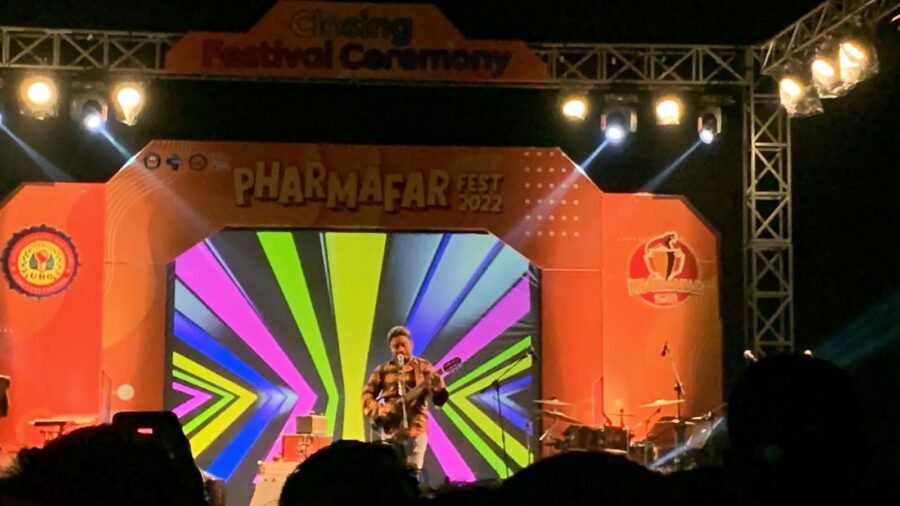 Bawakan Lagu Indie, Pusakata Buat Ribuan Penonton di Kendari Ikut Bernyanyi Bawakan Lagu Indie, Pusakata Buat Ribuan Penonton di Kendari Ikut Bernyanyi