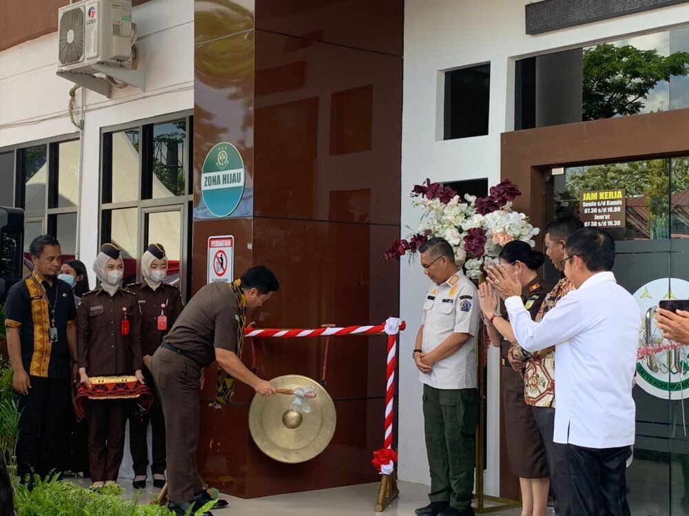 Diresmikan Hari Ini, Renovasi Kantor Kejari Kendari Telan Anggaran Rp2,7 M Diresmikan Hari Ini, Renovasi Kantor Kejari Kendari Telan Anggaran Rp2,7 M