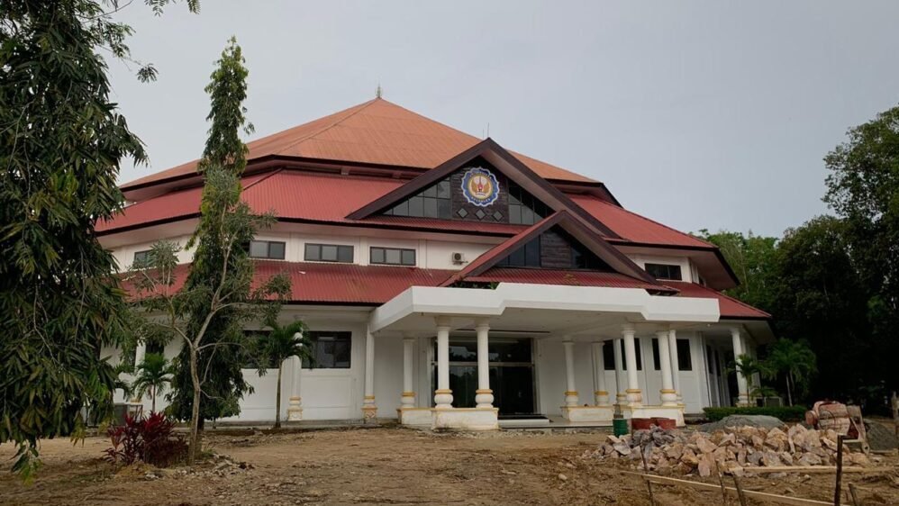 Kabar Baik, Auditorium Mokodompit UHO Akan Segera Digunakan untuk Wisuda Offline Kabar Baik, Auditorium Mokodompit UHO Akan Segera Digunakan untuk Wisuda Offline