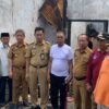 Pemkot Serahkan Sejumlah Bantuan kepada Korban Kebakaran di Kendari