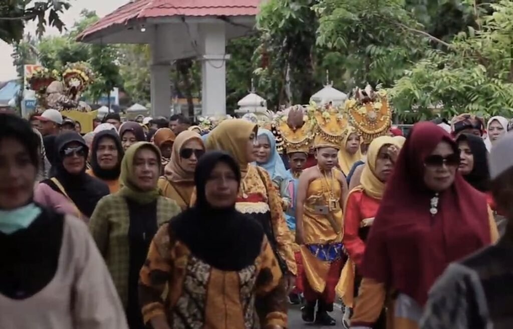 Antusiasme masyarakat Wangiwangi, Kabupaten Wakatobi, Sultra dalam memeriahkan tradisi Karia'a.